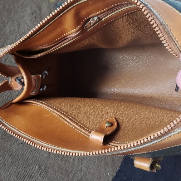 Dooney & Bourke Purse - Picture 3 of 4